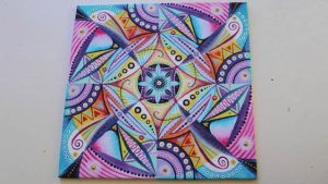 4. Das Mandala mit Akrylfarben zum Leben erwecken (Teil 2)
